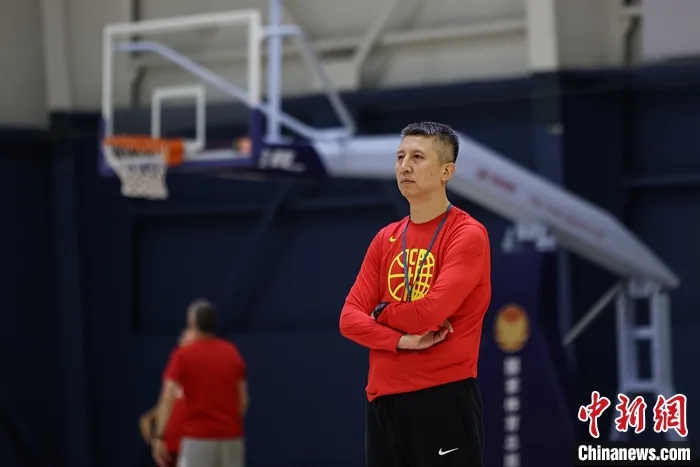 中国男篮以100：58击败日本，完成42分大胜并晋级