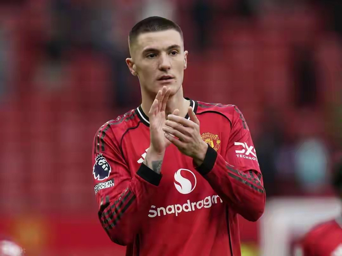 谢什科替补建功助曼联逆转，引爆梦剧场